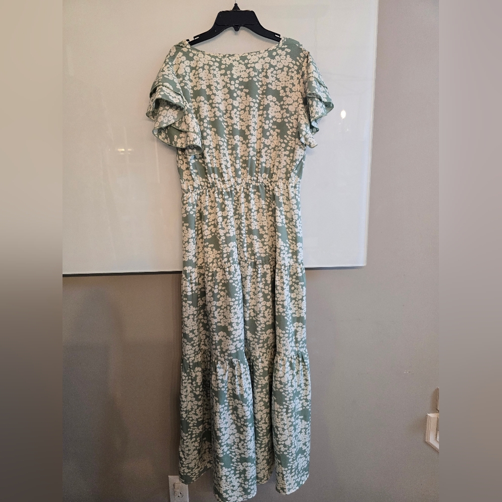 Floral Green Maxi Dress Daisies
